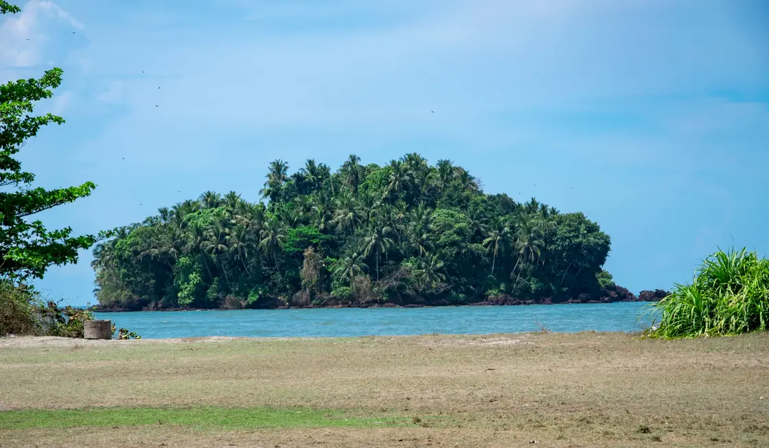 Dharmadam Island, Muzhappilangad and Thalassery