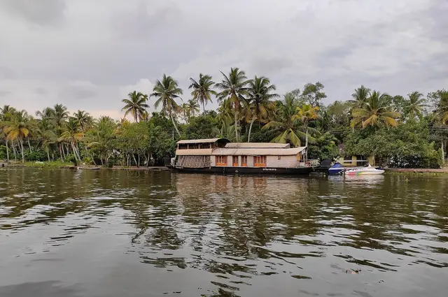 Houseboat cruises, Kumarakom