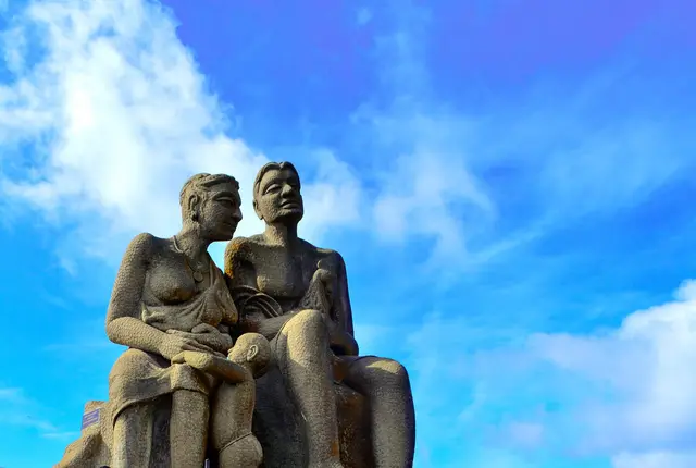 Kuravan Kurathi statue, Ramakkalmedu