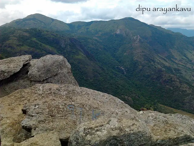 Ramakkalmedu wind-and-viewpoint loop, Idukki
