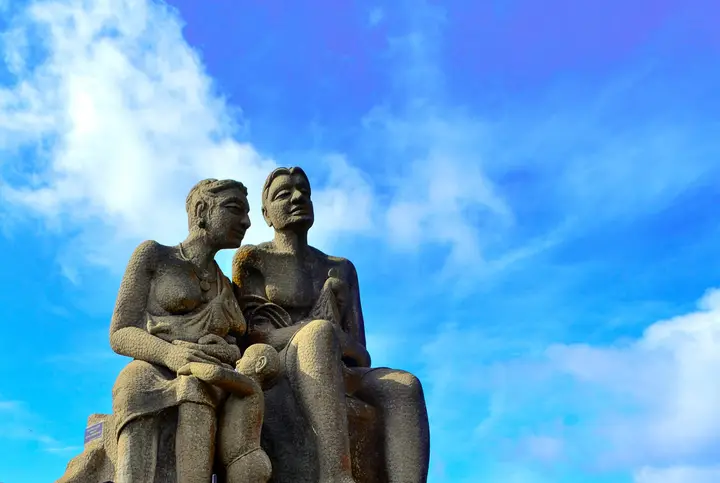 Kuravan Kurathi statue, Idukki