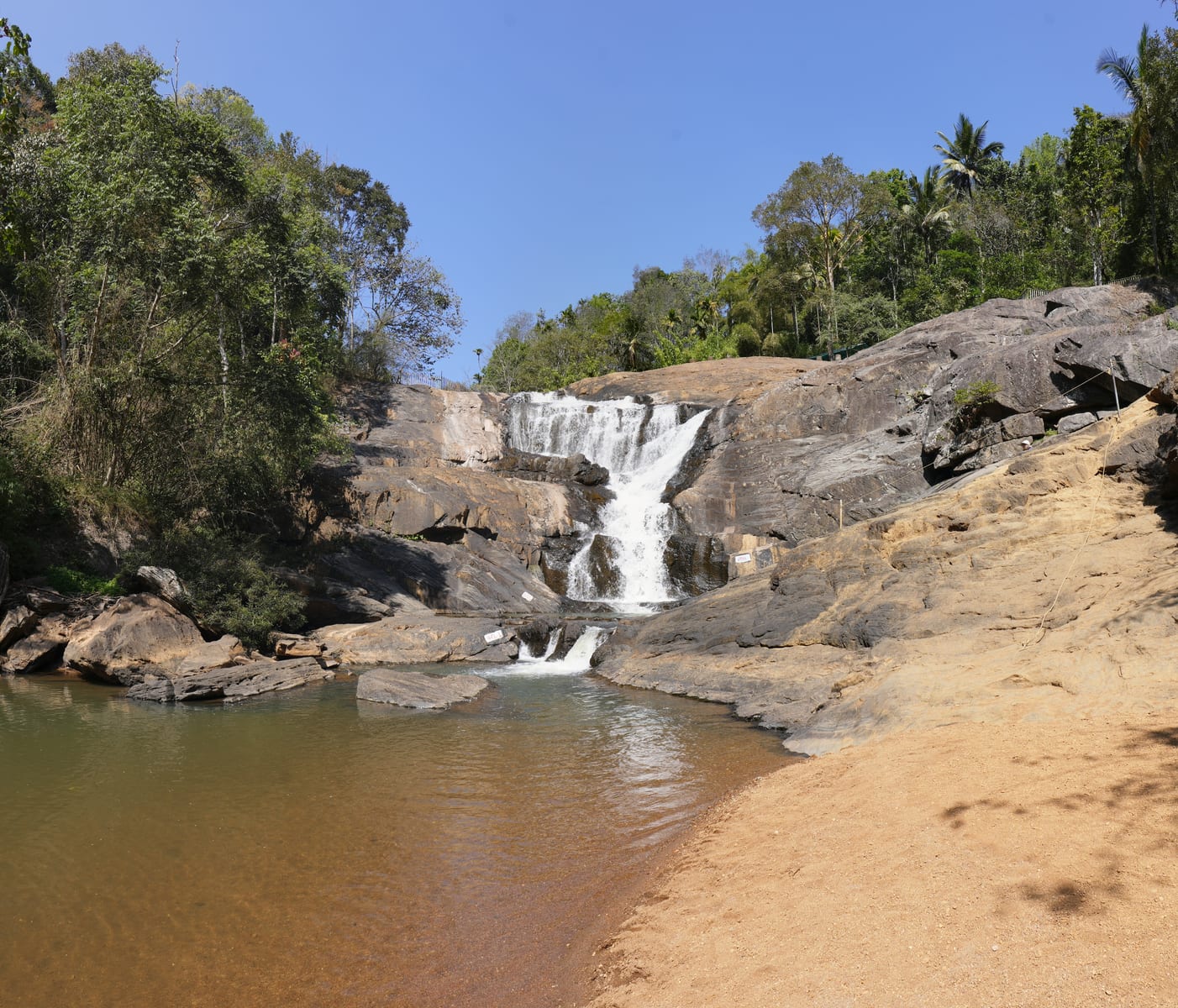 Kanthanpara Waterfalls — Waterfall in Meppadi and Chembra