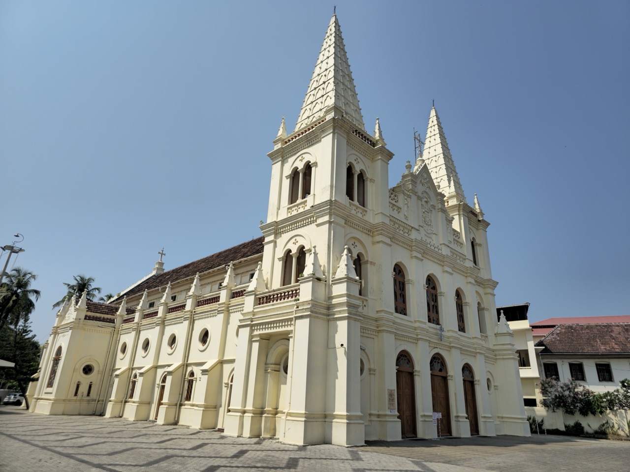 Santa Cruz Cathedral Basilica — Church in Fort Kochi